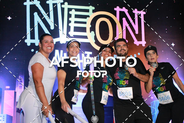 Compra tus fotos del eventoNeon Night Run 2019 - Belo Horizonte En Fotop