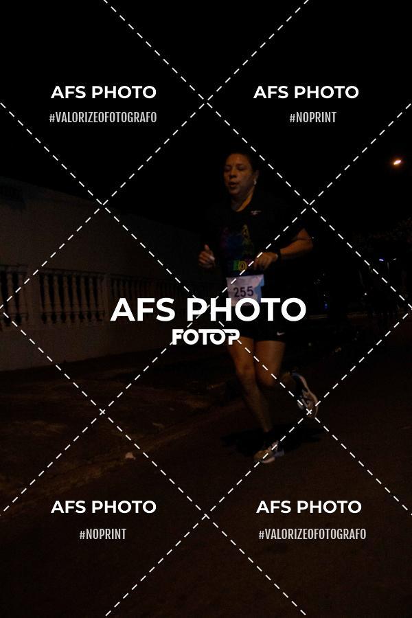 Achetez vos photos de l'vnementNeon Night Run 2019 - Belo Horizonte sur Fotop