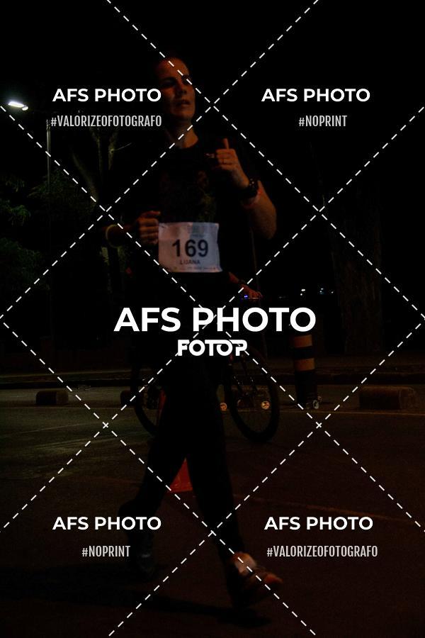 Achetez vos photos de l'vnementNeon Night Run 2019 - Belo Horizonte sur Fotop