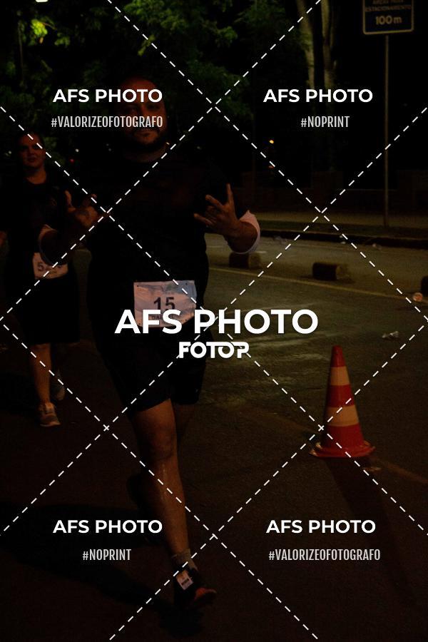 Achetez vos photos de l'vnementNeon Night Run 2019 - Belo Horizonte sur Fotop