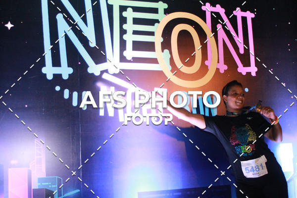 Compra tus fotos del eventoNeon Night Run 2019 - Belo Horizonte En Fotop