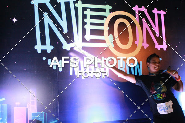 Compra tus fotos del eventoNeon Night Run 2019 - Belo Horizonte En Fotop