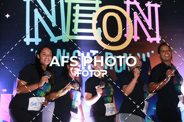 Compra tus fotos del eventoNeon Night Run 2019 - Belo Horizonte En Fotop