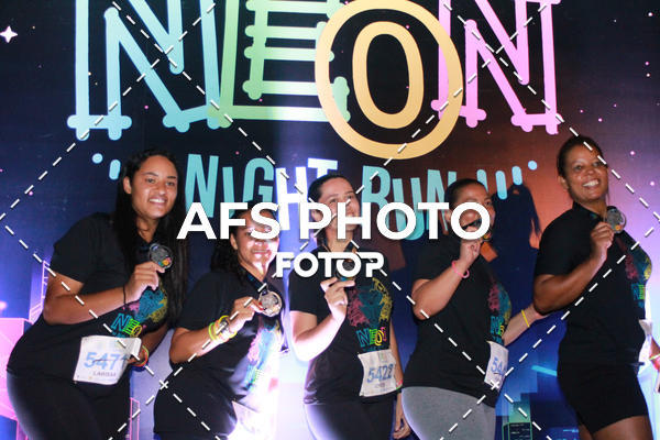Compra tus fotos del eventoNeon Night Run 2019 - Belo Horizonte En Fotop