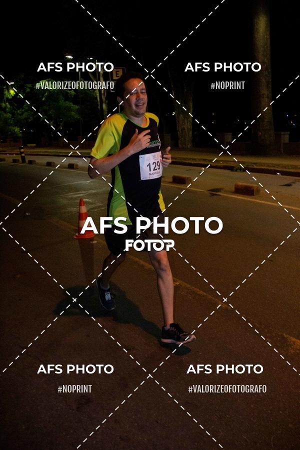 Achetez vos photos de l'vnementNeon Night Run 2019 - Belo Horizonte sur Fotop