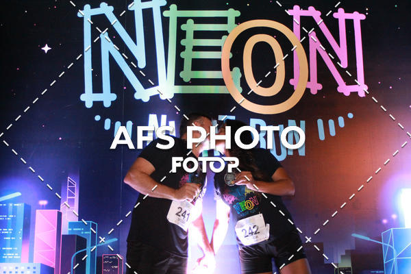 Compra tus fotos del eventoNeon Night Run 2019 - Belo Horizonte En Fotop