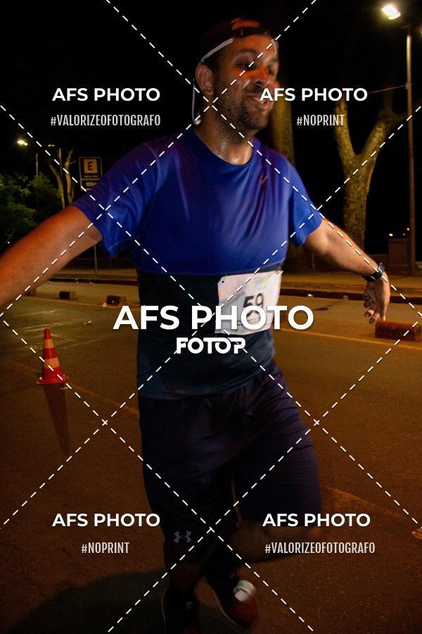 Achetez vos photos de l'vnementNeon Night Run 2019 - Belo Horizonte sur Fotop