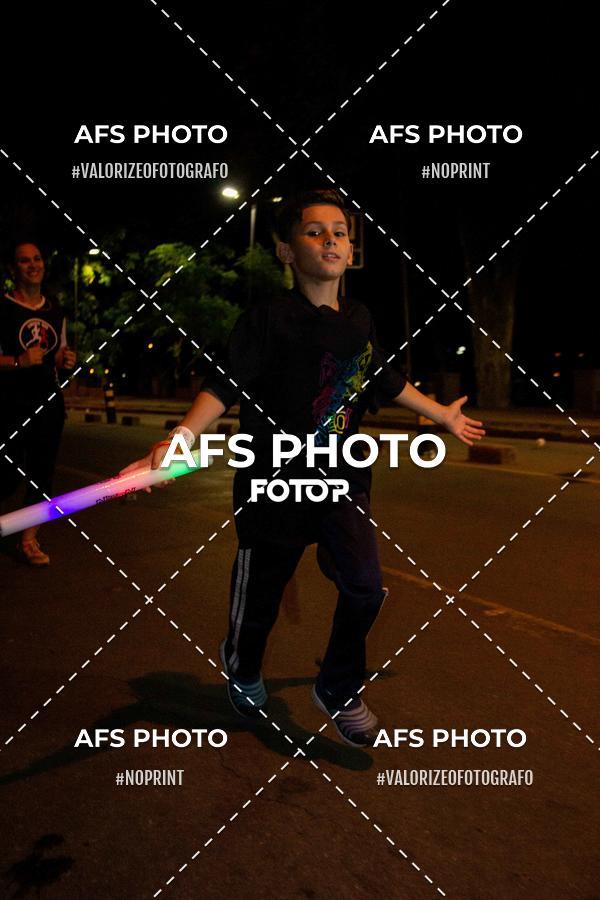 Achetez vos photos de l'vnementNeon Night Run 2019 - Belo Horizonte sur Fotop