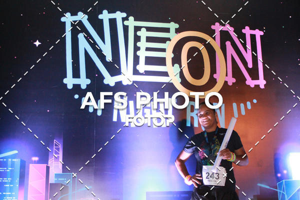 Compra tus fotos del eventoNeon Night Run 2019 - Belo Horizonte En Fotop