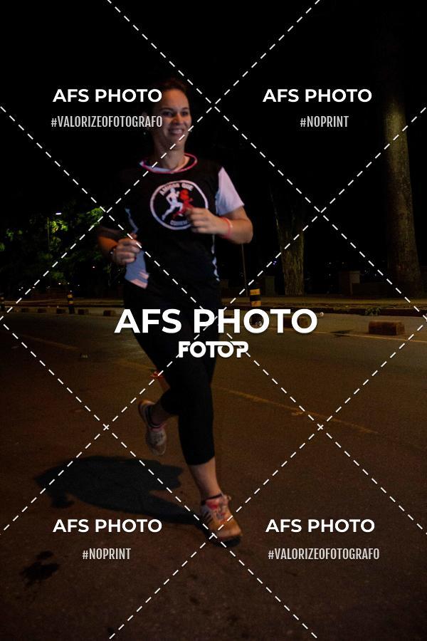 Achetez vos photos de l'vnementNeon Night Run 2019 - Belo Horizonte sur Fotop