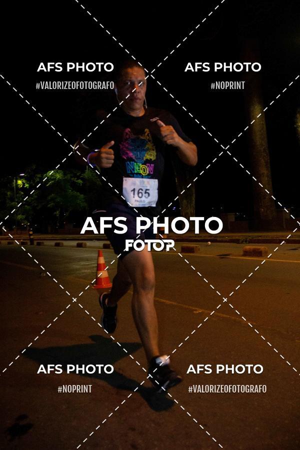 Achetez vos photos de l'vnementNeon Night Run 2019 - Belo Horizonte sur Fotop