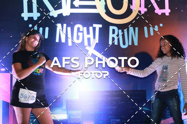 Compra tus fotos del eventoNeon Night Run 2019 - Belo Horizonte En Fotop