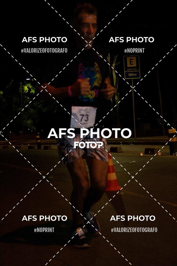 Achetez vos photos de l'vnementNeon Night Run 2019 - Belo Horizonte sur Fotop