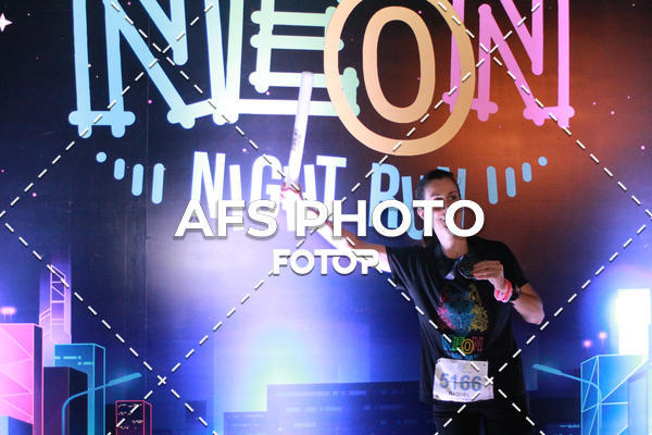 Compra tus fotos del eventoNeon Night Run 2019 - Belo Horizonte En Fotop