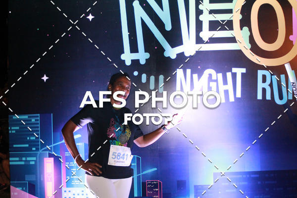 Compra tus fotos del eventoNeon Night Run 2019 - Belo Horizonte En Fotop