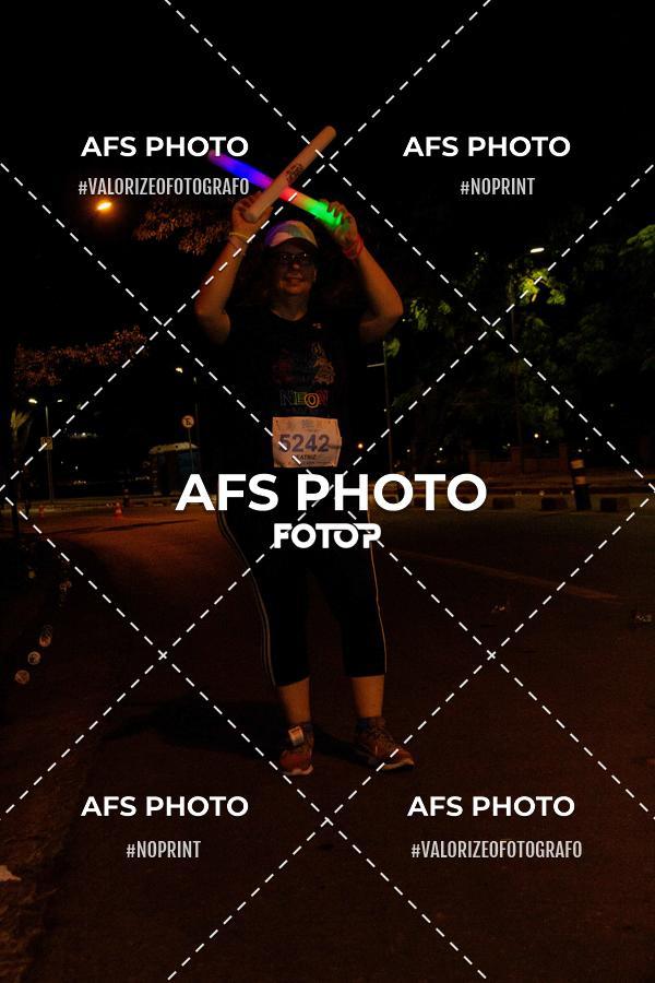 Achetez vos photos de l'vnementNeon Night Run 2019 - Belo Horizonte sur Fotop