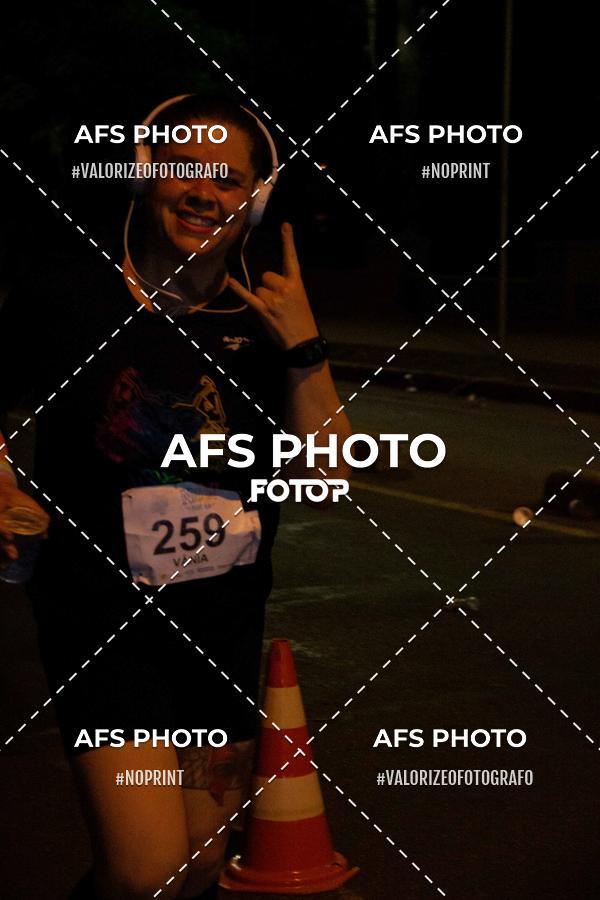Achetez vos photos de l'vnementNeon Night Run 2019 - Belo Horizonte sur Fotop