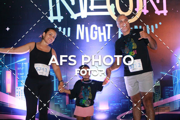 Compra tus fotos del eventoNeon Night Run 2019 - Belo Horizonte En Fotop