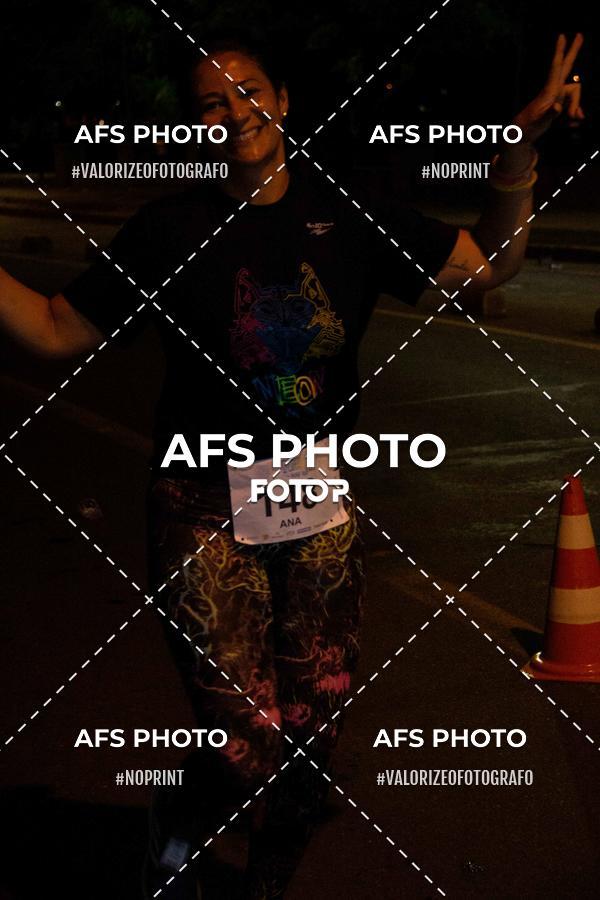 Achetez vos photos de l'vnementNeon Night Run 2019 - Belo Horizonte sur Fotop