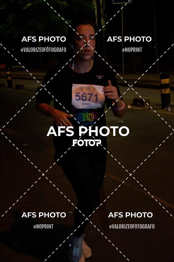 Achetez vos photos de l'vnementNeon Night Run 2019 - Belo Horizonte sur Fotop
