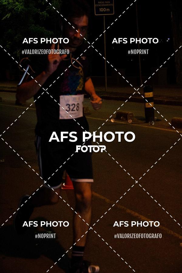 Achetez vos photos de l'vnementNeon Night Run 2019 - Belo Horizonte sur Fotop