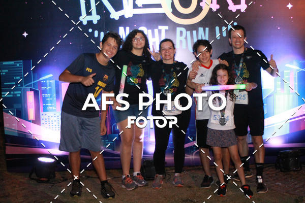 Compra tus fotos del eventoNeon Night Run 2019 - Belo Horizonte En Fotop