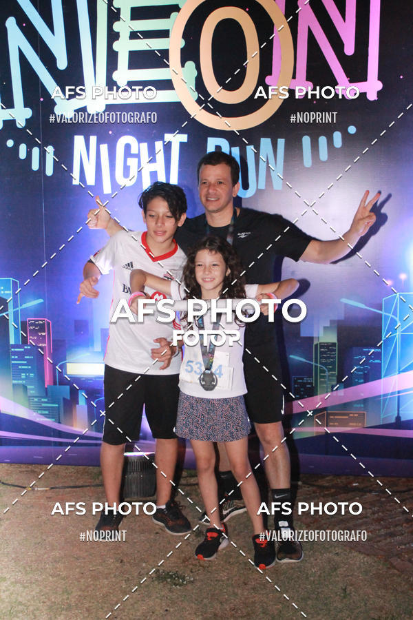 Compra tus fotos del eventoNeon Night Run 2019 - Belo Horizonte En Fotop