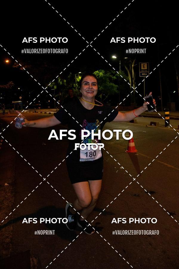 Achetez vos photos de l'vnementNeon Night Run 2019 - Belo Horizonte sur Fotop