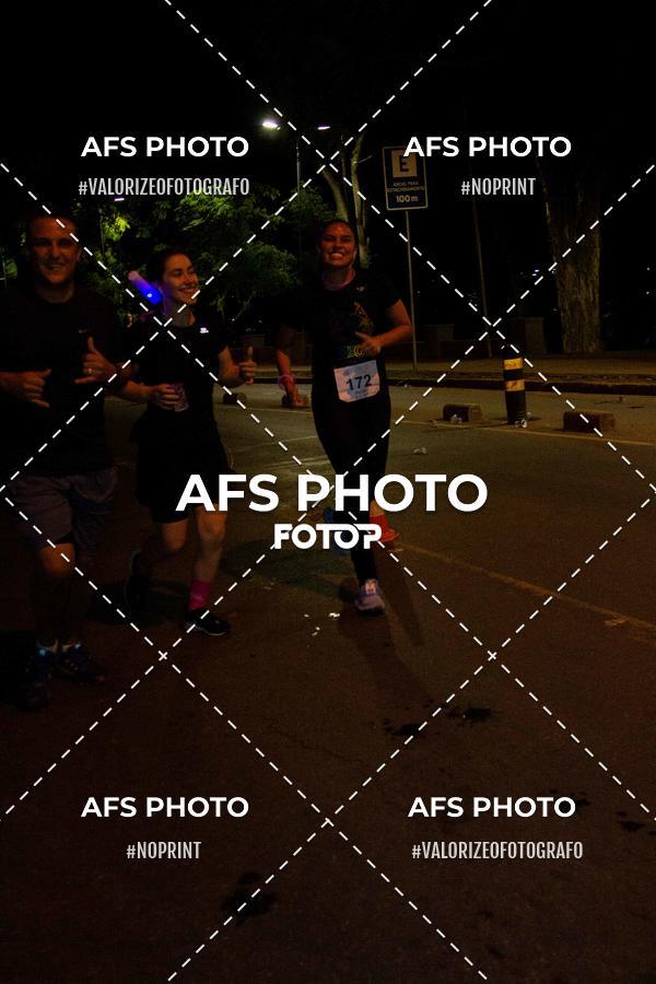 Achetez vos photos de l'vnementNeon Night Run 2019 - Belo Horizonte sur Fotop