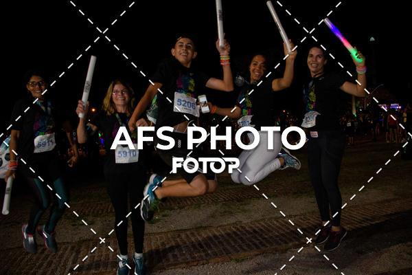 Buy your photos of the eventNeon Night Run 2019 - Belo Horizonte on Fotop