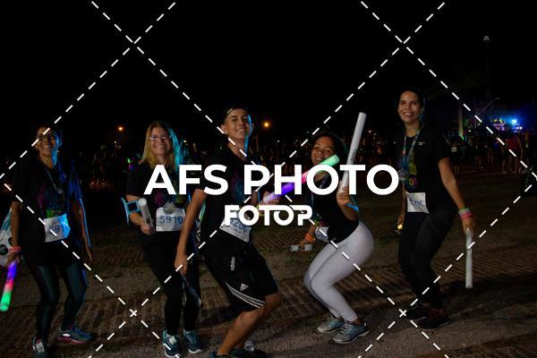 Buy your photos of the eventNeon Night Run 2019 - Belo Horizonte on Fotop