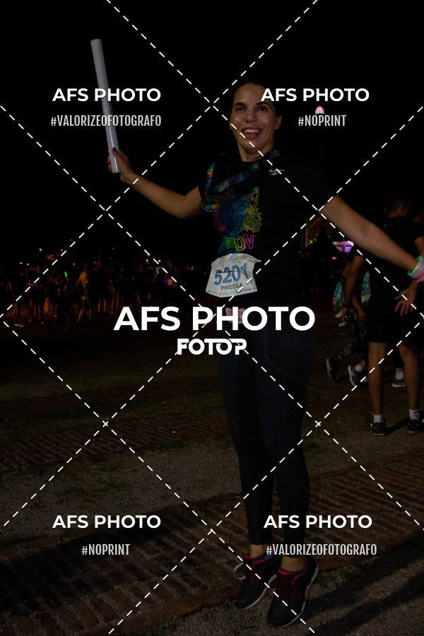 Buy your photos of the eventNeon Night Run 2019 - Belo Horizonte on Fotop