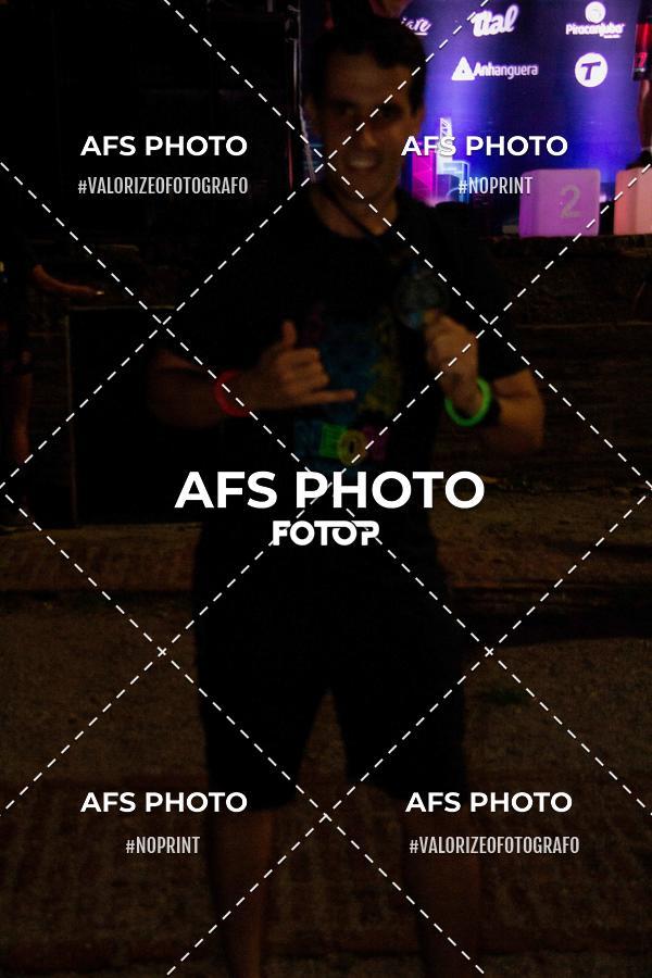 Buy your photos of the eventNeon Night Run 2019 - Belo Horizonte on Fotop
