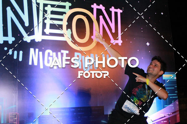 Buy your photos of the eventNeon Night Run 2019 - Belo Horizonte on Fotop