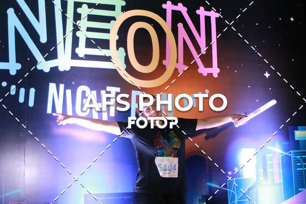 Buy your photos of the eventNeon Night Run 2019 - Belo Horizonte on Fotop