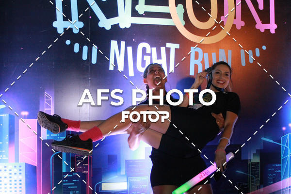 Buy your photos of the eventNeon Night Run 2019 - Belo Horizonte on Fotop