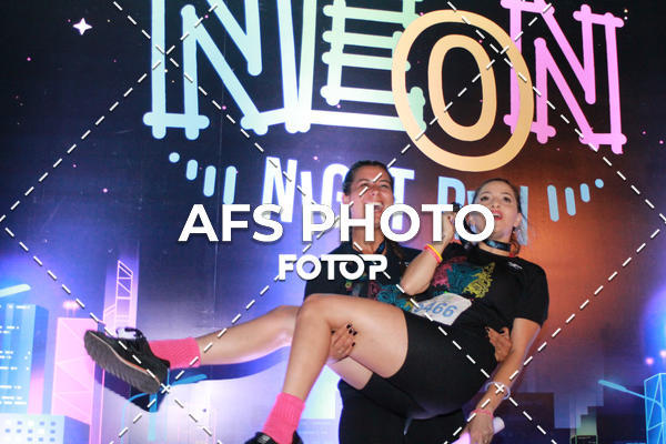 Buy your photos of the eventNeon Night Run 2019 - Belo Horizonte on Fotop