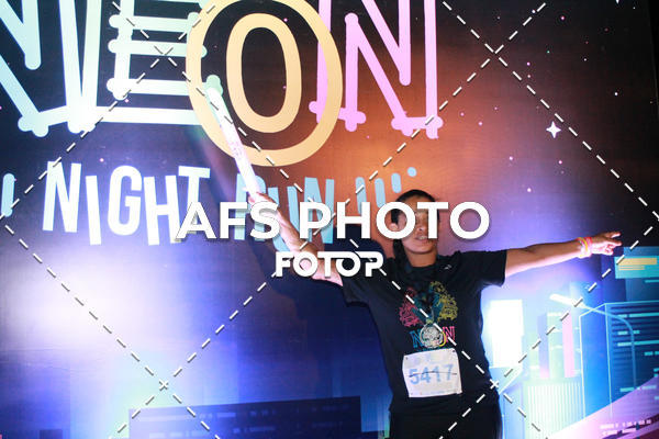Buy your photos of the eventNeon Night Run 2019 - Belo Horizonte on Fotop