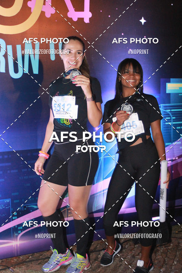 Buy your photos of the eventNeon Night Run 2019 - Belo Horizonte on Fotop