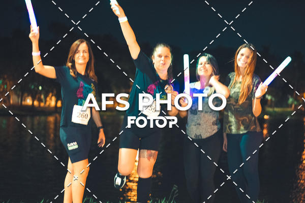 Compre suas fotos do eventoNeon Night Run 2019 - Belo Horizonte no Fotop