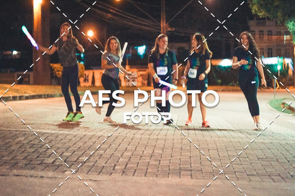 Compre suas fotos do eventoNeon Night Run 2019 - Belo Horizonte no Fotop