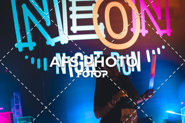 Compre as suas fotos do eventoNeon Night Run 2019 - Belo Horizonte no Fotop