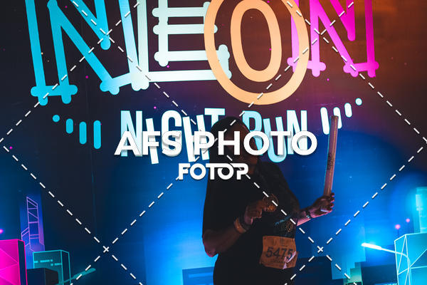 Compre as suas fotos do eventoNeon Night Run 2019 - Belo Horizonte no Fotop