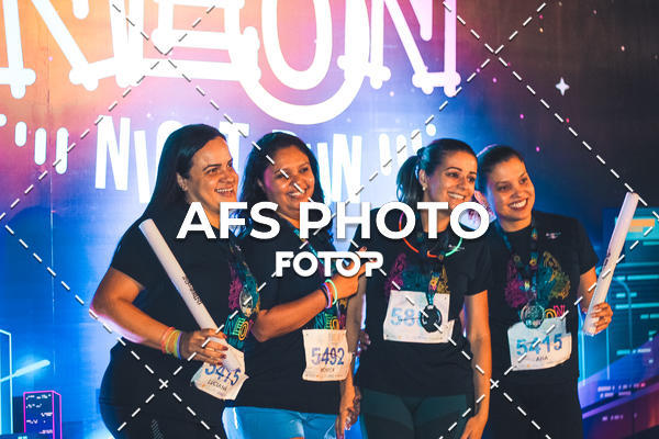 Compre as suas fotos do eventoNeon Night Run 2019 - Belo Horizonte no Fotop