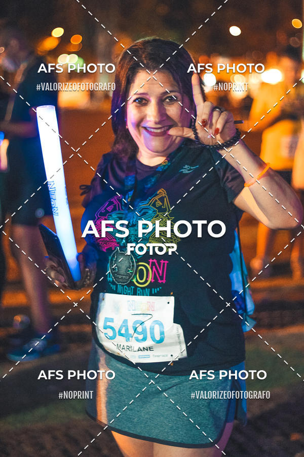Achetez vos photos de l'vnementNeon Night Run 2019 - Belo Horizonte sur Fotop