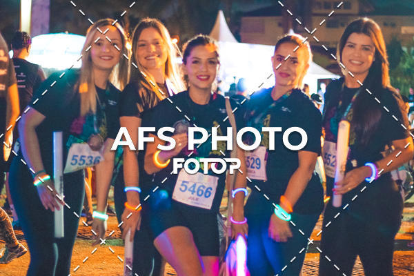 Achetez vos photos de l'vnementNeon Night Run 2019 - Belo Horizonte sur Fotop