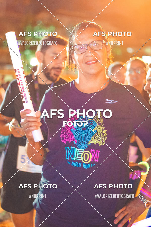 Achetez vos photos de l'vnementNeon Night Run 2019 - Belo Horizonte sur Fotop