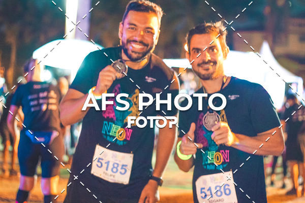 Achetez vos photos de l'vnementNeon Night Run 2019 - Belo Horizonte sur Fotop