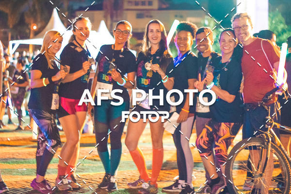 Achetez vos photos de l'vnementNeon Night Run 2019 - Belo Horizonte sur Fotop