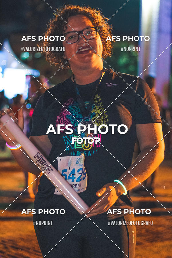 Achetez vos photos de l'vnementNeon Night Run 2019 - Belo Horizonte sur Fotop